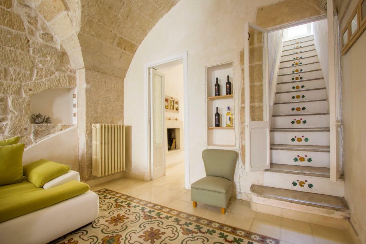 Explore The Historic City On Foot From An Old Town House Lecce Extérieur photo
