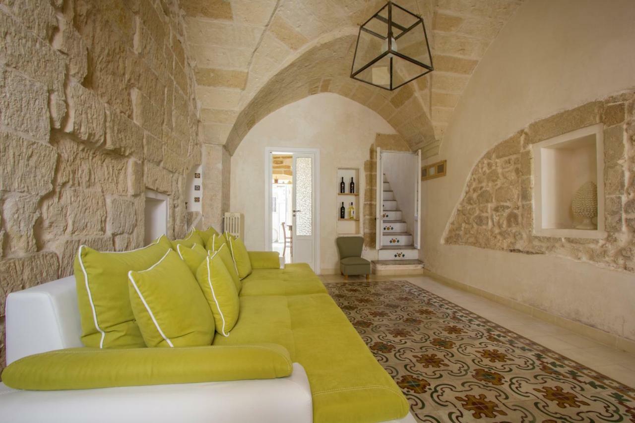 Explore The Historic City On Foot From An Old Town House Lecce Extérieur photo