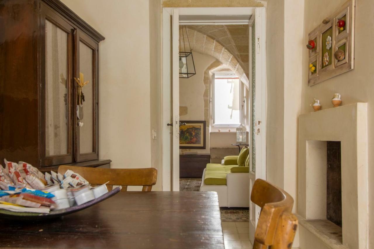 Appartement Explore The Historic City On Foot From An Old Town House à Lecce Extérieur photo